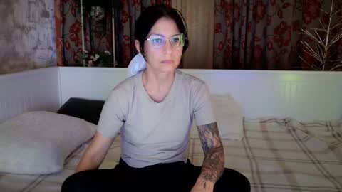 Snapshot of crissy_love chatting on September 2025 09:49:02 PM crissy_love online show from September 2025 09:49:02 PM