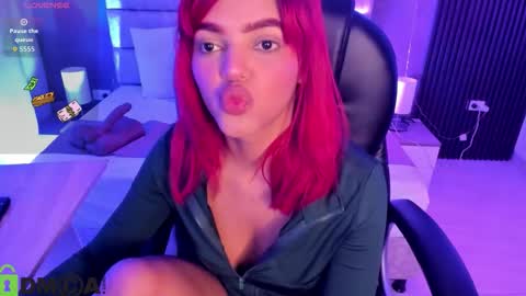 cristal__adams online show from October 2025 01:08:02 PM