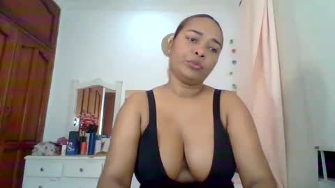Snapshot of cristal_blanco chatting on February 2025 08:59:02 AM cristal online show from February 2025 08:59:02 AM