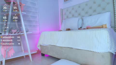 Cristal  online show from January 2025 03:29:02 AM