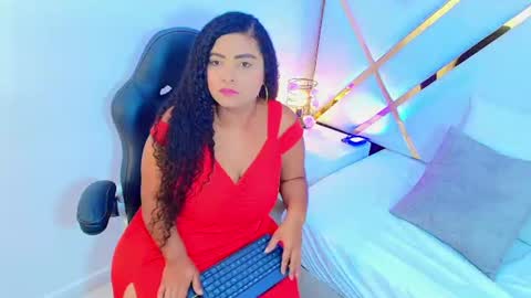 Snapshot of cristal_curly_ chatting on July 2026 11:41:01 AM C R I S T A L online show from July 2026 11:41:01 AM