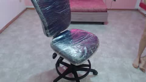 Snapshot of cristal_hills_19 chatting on November 2025 02:06:02 PM Cristal online show from November 2025 02:06:02 PM