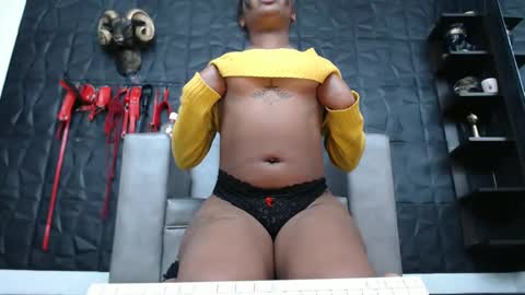 Snapshot of cristal_smith06 chatting on February 2025 08:06:02 AM Hanna online show from February 2025 08:06:02 AM