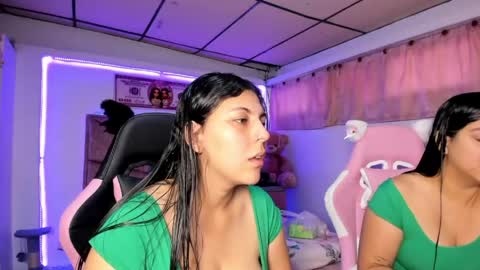 cristal_smith20 online show from May 2026 01:29:02 PM