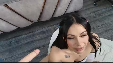 Snapshot of cristal_violeta chatting on December 2025 03:40:02 PM CRISTAL VIOLETA online show from December 2025 03:40:02 PM