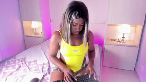 Snapshot of cristalbennet chatting on June 2026 07:56:02 PM cristalbennet online show from June 2026 07:56:02 PM