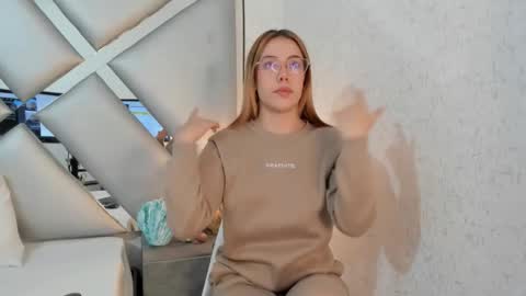 cristalevans_vc online show from October 2025 06:09:01 AM