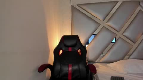 cristalevans_vc online show from October 2025 05:43:02 AM