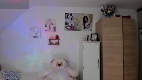 veronika online show from April 2026 01:45:01 AM