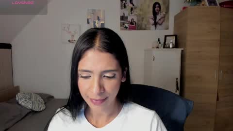 veronika online show from May 2026 02:42:02 AM