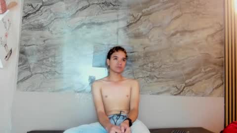 Cristhian online show from October 2025 01:42:02 PM