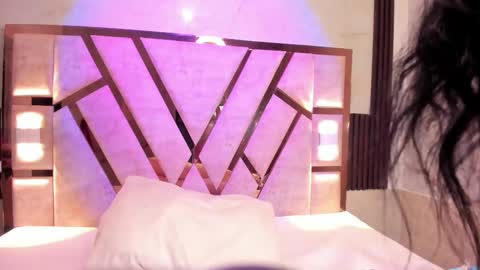 cristin  online show from February 2026 06:55:02 PM