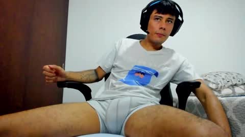 Cristian  online show from April 2026 07:33:02 PM