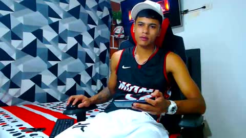 Snapshot of cristiantayron chatting on May 2026 06:10:02 AM cristian online show from May 2026 06:10:02 AM