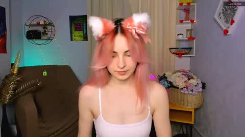 Snapshot of cristin_kisses chatting on May 2026 12:33:02 PM Christin online show from May 2026 12:33:02 PM