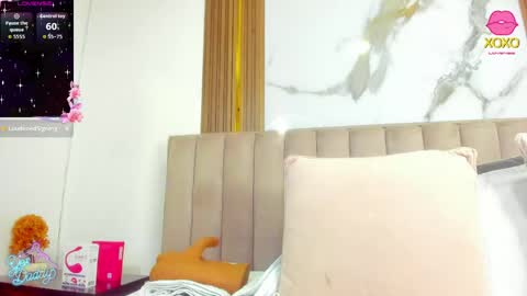 Snapshot of cristinsexy_ chatting on April 2026 10:43:01 AM Cristina online show from April 2026 10:43:01 AM