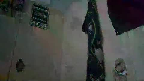 Snapshot of critterluvsfeet chatting on September 2025 06:32:02 PM Critter2999LuvsFeet online show from September 2025 06:32:02 PM