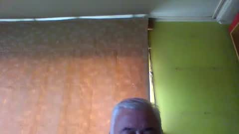 Snapshot of crmperez chatting on December 2025 06:15:01 PM crmperez online show from December 2025 06:15:01 PM