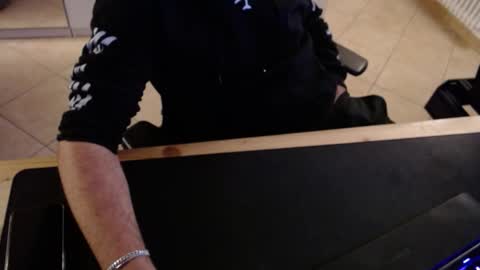 Snapshot of crocken_bisc chatting on December 2025 08:49:02 PM crocken_bisc online show from December 2025 08:49:02 PM