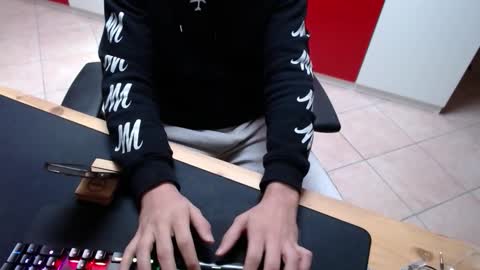 Snapshot of crocken_bisc chatting on March 2026 04:36:01 PM crocken_bisc online show from March 2026 04:36:01 PM