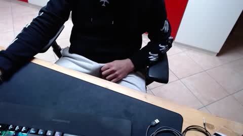 Snapshot of crocken_bisc chatting on March 2026 02:33:01 PM crocken_bisc online show from March 2026 02:33:01 PM