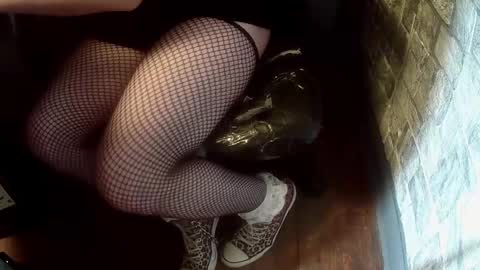 crossdresser krystal online show from December 2024 02:52:02 PM