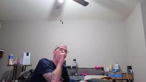 Snapshot of crownandkat chatting on February 2026 03:45:02 AM Crownandkat online show from February 2026 03:45:02 AM