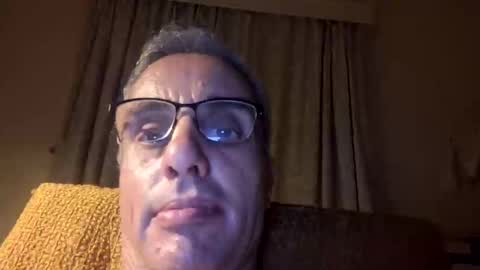 Snapshot of crucut80 chatting on January 2025 10:54:01 PM Crucut online show from January 2025 10:54:01 PM