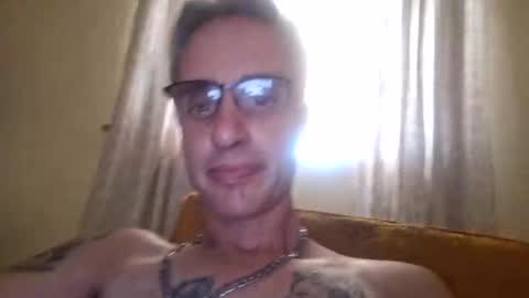Snapshot of crucut80 chatting on January 2025 09:46:01 AM Crucut online show from January 2025 09:46:01 AM