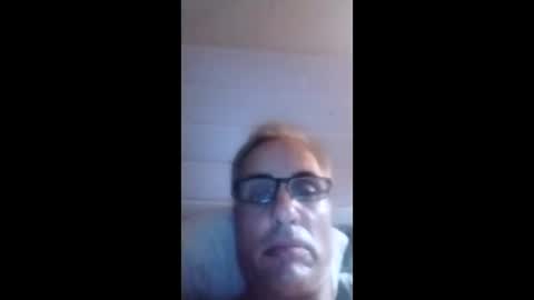 Snapshot of crucut80 chatting on December 2025 06:16:01 PM Crucut online show from December 2025 06:16:01 PM