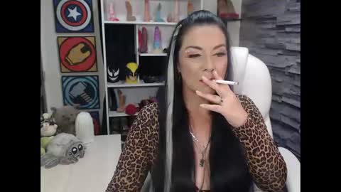 cruela_deviil online show from February 2026 07:03:02 PM