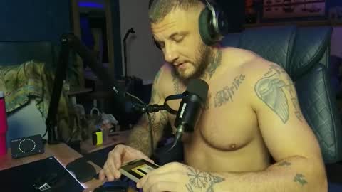 Snapshot of crushdaddyxxx chatting on February 2026 07:03:02 AM Crush Daddy online show from February 2026 07:03:02 AM