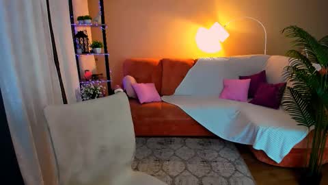 Anna online show from November 2025 11:15:01 PM