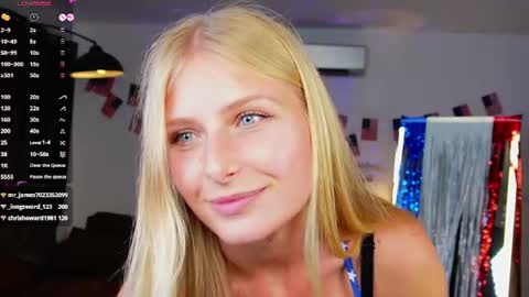 Snapshot of crystal_blond chatting on July 2026 08:59:02 PM Crystal online show from July 2026 08:59:02 PM