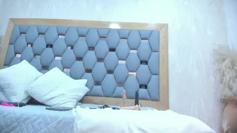 crystal_sm online show from May 2026 03:35:02 AM