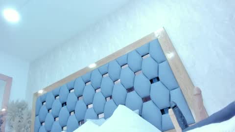 crystal_sm online show from May 2026 03:23:02 AM