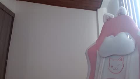 Crystal Blaze online show from September 2025 01:00:02 PM