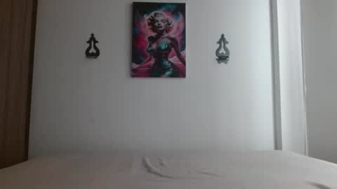 Snapshot of crystal_starx chatting on May 2026 03:30:02 PM Crystal Blaze online show from May 2026 03:30:02 PM