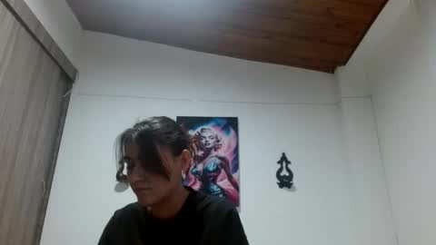 Snapshot of crystal_starx chatting on May 2026 09:38:01 PM Crystal Blaze online show from May 2026 09:38:01 PM