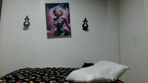 Snapshot of crystal_starx chatting on June 2026 05:38:02 AM Crystal Blaze online show from June 2026 05:38:02 AM