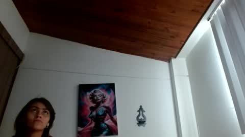Snapshot of crystal_starx chatting on June 2026 05:44:01 PM Crystal Blaze online show from June 2026 05:44:01 PM