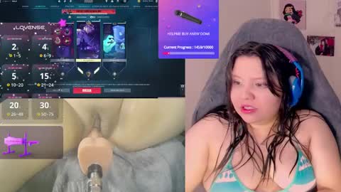 Snapshot of crystal_velvet01 chatting on January 2025 03:34:02 PM crystal online show from January 2025 03:34:02 PM