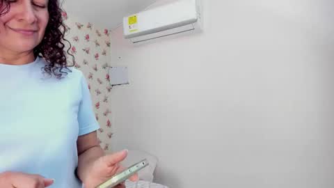 Milf Latina online show from April 2026 01:41:01 PM