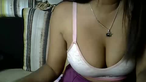 Snapshot of crystalbellax chatting on April 2026 06:30:01 AM crystalbellax online show from April 2026 06:30:01 AM