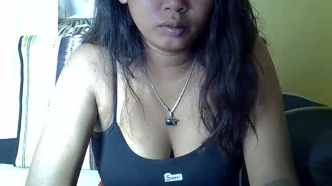 Snapshot of crystalbellax chatting on May 2026 07:06:02 AM crystalbellax online show from May 2026 07:06:02 AM