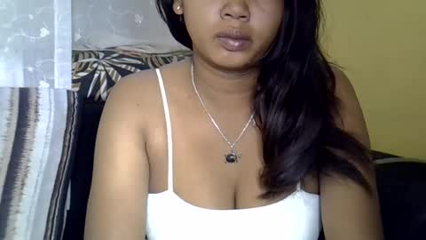 crystalbellax online show from June 2026 06:29:01 AM