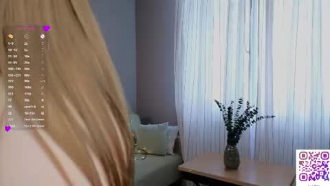 Snapshot of crystaldiva01 chatting on June 2026 05:49:02 AM Diva online show from June 2026 05:49:02 AM