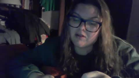 Snapshot of crystalizzzee chatting on January 2025 04:42:01 AM Herekittykitty69 online show from January 2025 04:42:01 AM