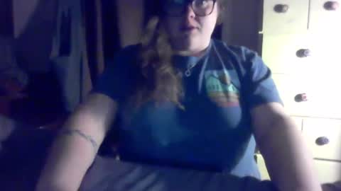 Snapshot of crystalizzzee chatting on January 2025 03:59:01 AM Herekittykitty69 online show from January 2025 03:59:01 AM