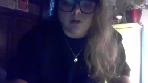 Snapshot of crystalizzzee chatting on February 2025 10:52:02 PM Herekittykitty69 online show from February 2025 10:52:02 PM